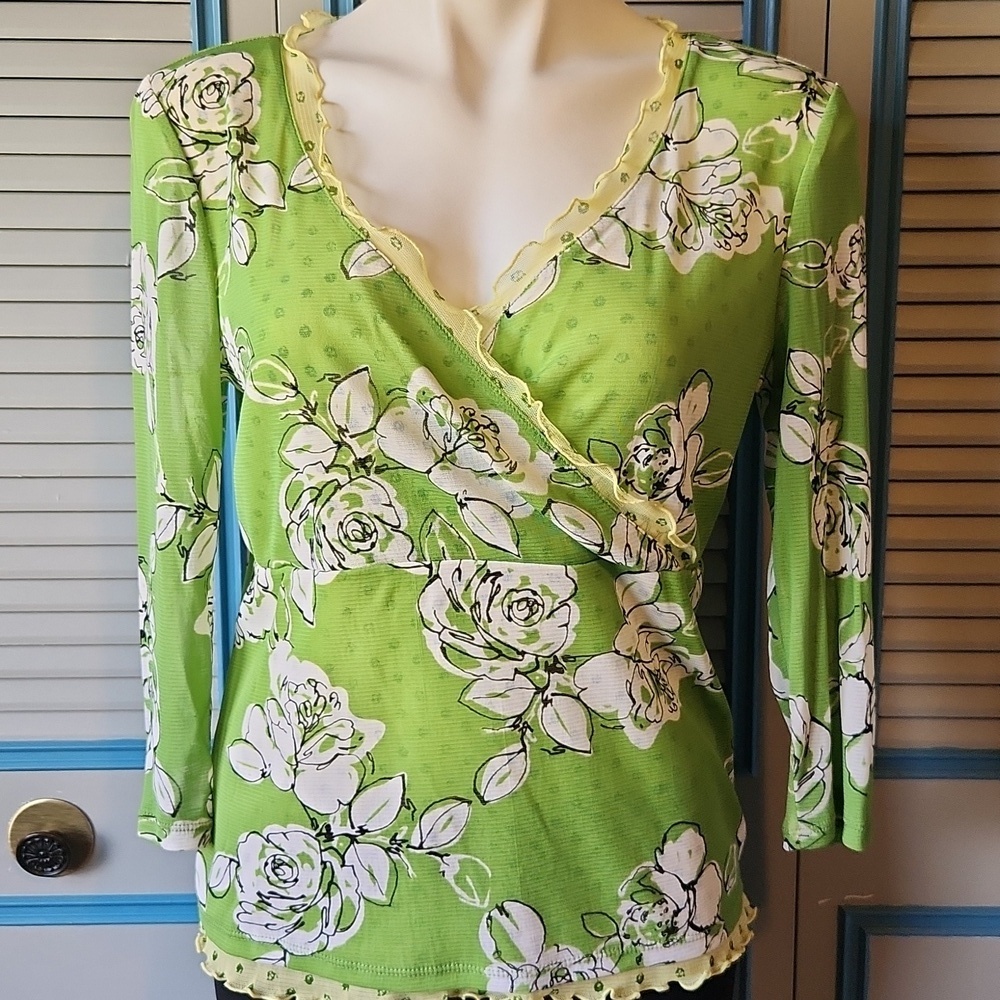 Axcess Green Floral Top - Picture 2 of 13
